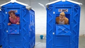 А4 Кто Последний Покинет БИОТУАЛЕТ Челлендж!