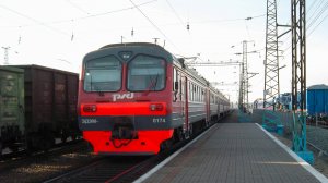 Электропоезд ЭД9М-0174. Покатушки от моста через Обь до Развилки и паводок-2017.