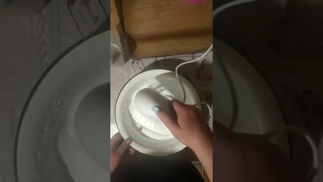 Безе (меренга) по маминому рецепту. Завжди вдається, просто тане у роті! смотреть онлайн