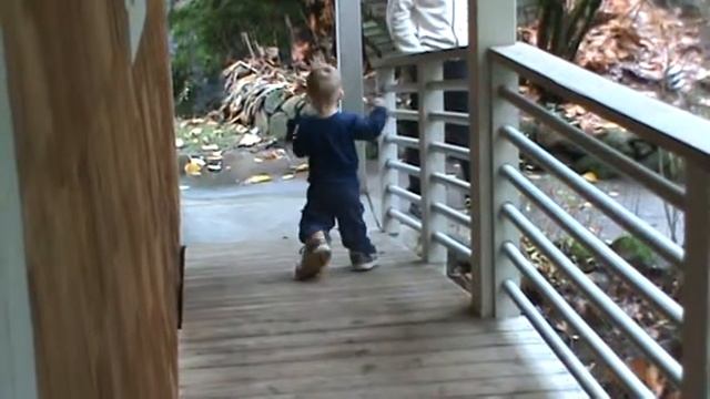 Walking in Daddy's Shoes смотреть онлайн