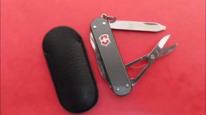 Victorinox Rambler +B Swiss Bianco Alox Swiss Army Knife