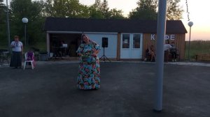 Песни и танцы в Сосновой Роще