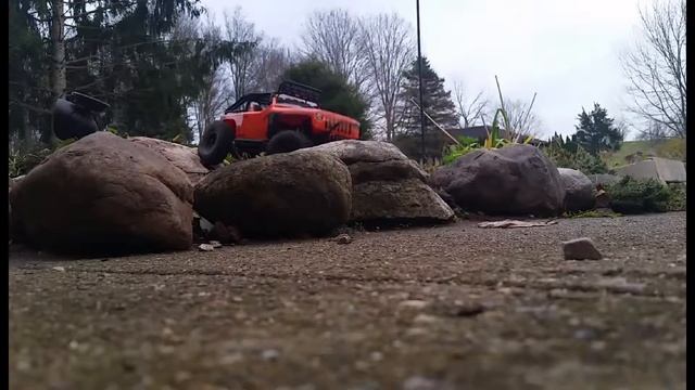 Axial scx10 wrangler G6 crawling смотреть онлайн