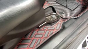 Трансформация интерьера Honda Fit Shuttle: Ковры из экокожи и модельные чехлы с прострочкой!