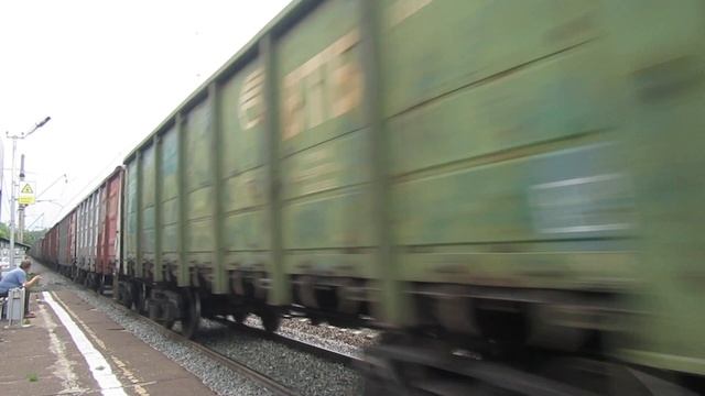 Электровоз ВЛ10К-1129/1086 с грузовым поездом платформа 221 км 12.06.2019