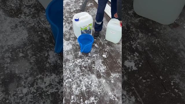 Средство для очистки воды в бассейне #чисткабассейна #очисткабассейна #бассейннаучастке