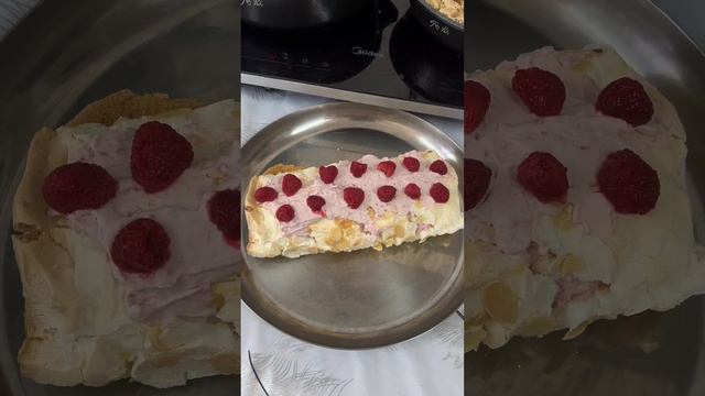 Приготовила #обед #мясонасковороде #свининарецепт #меренговыйрулет #рулет