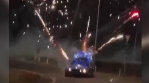 Барнаулец устроил дрифт с фейерверками и попал на видео