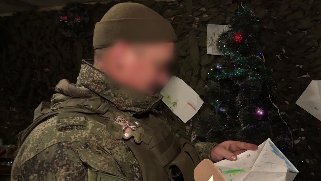 На передовой Новый год встречали российские военные с мыслями о доме и о родных