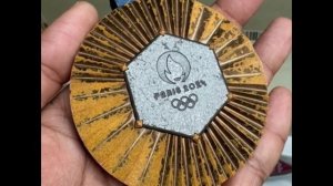 Страшный позор для Макрона! Его «золотые» медали с Олимпиады тупо заржавели!