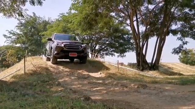 ทดสอบ ISUZU Mu-X 3.0 4x4 & V-Cross 3.0 4x4 смотреть онлайн