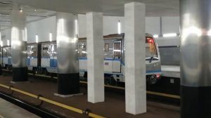 Прибытие и отправление метропоезда "Русич" со станции Мякинино.#поезд #железнаядорога #метро #русич