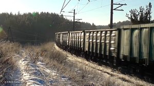Газотурбовоз ГТ1h-001 и тепловоз 2ТЭ116-364 с грузовым поездом