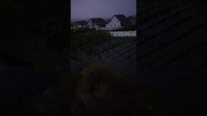 Внёс основные удобрения как раз перед дождем.