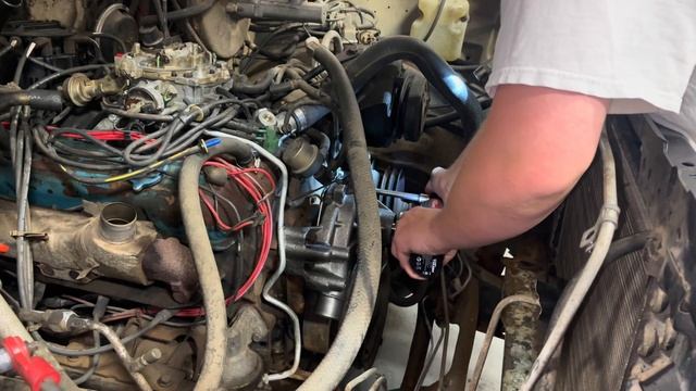 Abandoned 1982 Chevrolet C10 Episode 3: Water Pump Replacement, Registration, and Test Drive! смотреть онлайн