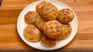 Булочки хрустящие и очень вкусные. Тесто на закваске
