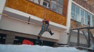 "Көөчөөн чөрө".  "АПТААХ КҮЛҮҮС"  комедия