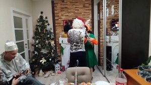 Танцующая семья 01.01.25.