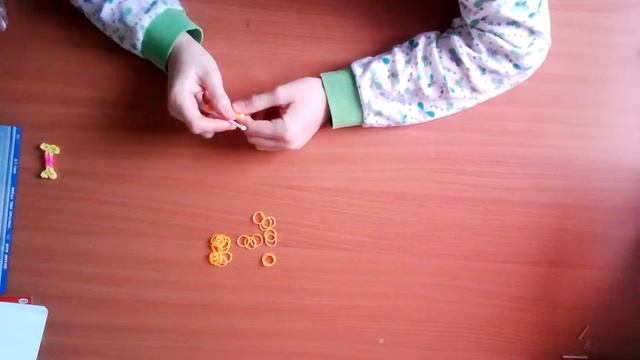 Как сплести косточку из резинок смотреть онлайн