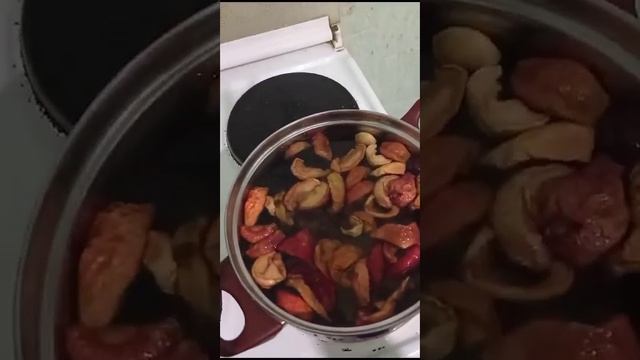 МОЯ ДЕВУШКА ВАРИТ КОМПОТ