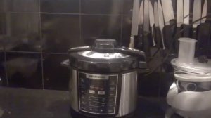 Мультиварка Редмонд М110 с открытым клапаном.