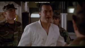 Сивен Сигал 1992 год   В осаде