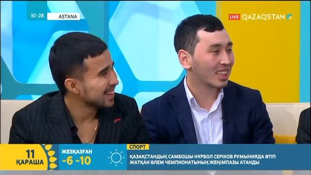 Жүгінісовтер отбасы мен музыкалық продюсері Мұрат Қабылов қонақта смотреть онлайн