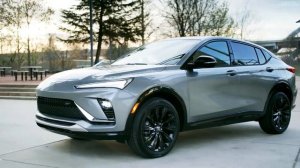 2024 Buick Envista Avenir - Exterior, interior, and driving scenes