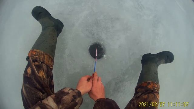 Ловля окуня. Риболовля по льоду. Риболовля на мормишку без наживки.