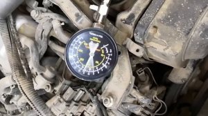 Измеряем давление в цилиндре.