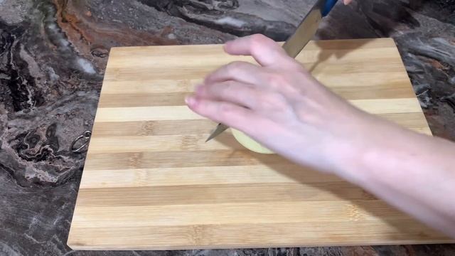 Стакан овсянки и картофель. Аппетитные овсяные котлеты в томатном соусе￼ .