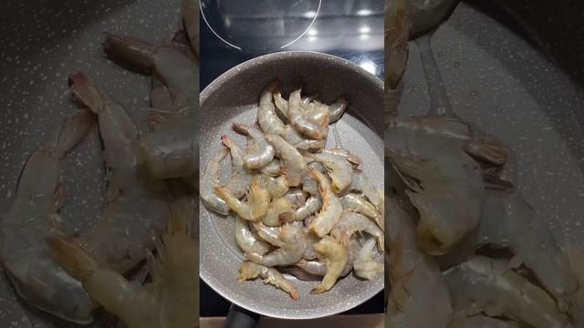ЖАРЕНЫЕ КРЕВЕТКИ на сковороде 🔥к пиву#рецепт #креветки #закуска#кпиву #shrimp #