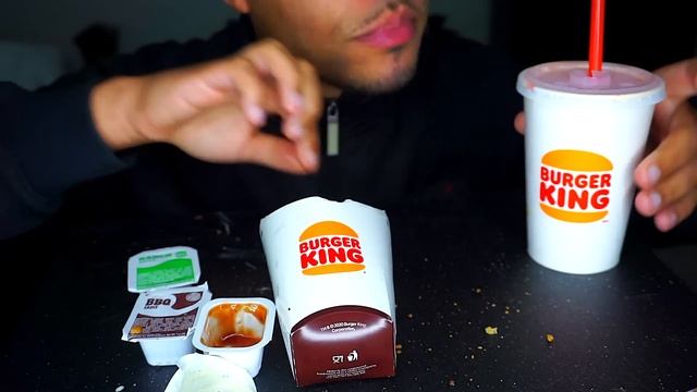 ASMR BURGER KING IMPOSSIBLE WHOPPER CHICKEN NUGGETS CORN DOG FRIES ONION RINGS RANCH EATING JERRY смотреть онлайн