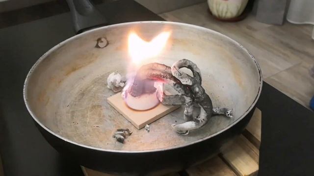 Большая книга волшебника. Опыт 5 "Огненные змеи" смотреть онлайн