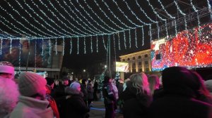 Луганск встречает Новый Год 2025! Праздничная дискотека у новогодней ёлочки! Спасибо России!