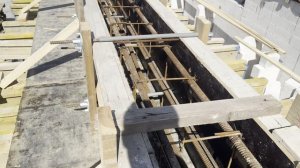 Установка опалубки под монолитную бетонную балку 400х600