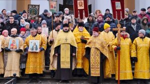 Крестный ход трезвенников прошел в Александро-Невской Лавре в Санкт-Петербурге
