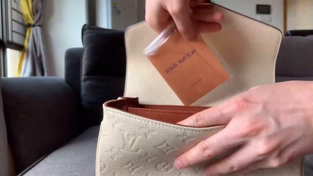 LOUIS VUITTON POCHETTE MÉTIS BAG TOURTERELLE(M44881) смотреть онлайн