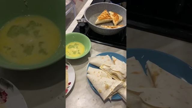 Пирожок с картошкой. Быстрый рецепт. Пирожки с картошкой и сосиской.Пирожок из лаваша