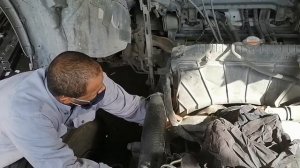 How to Replace fan belt hino 500