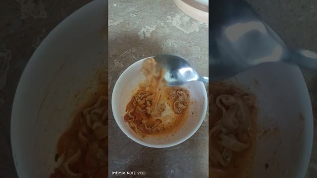 Samyang Carbonara hot chicken flavor ramen noodles review Korean noodles #review#samyang#foodie#yt