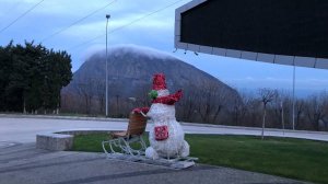 По Крыму пешком в вечерний Гурзуф к набережной от стеллы "Артек" и в Ялту от остановки Массандра