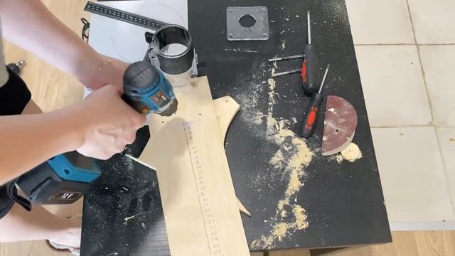 Как сделать идеальный круг. Циркуль для фрезера. diy смотреть онлайн