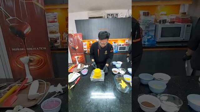 YouTube Live - Bento Cakes & Cheese Berry On Stage Chocolate