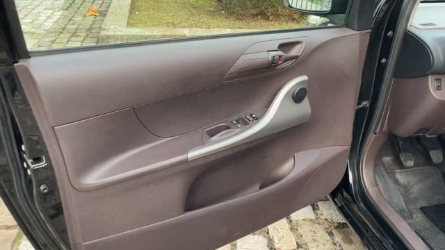 Toyota IQ смотреть онлайн