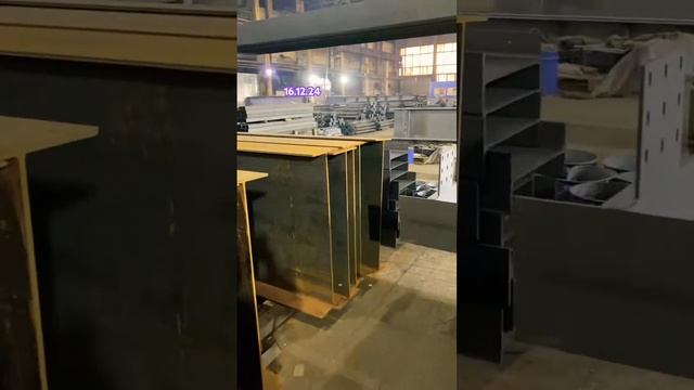 После ДРОБИ. В цеху работа без выходных, каждый занят делом. #заводметаллоконструкций #шортс #змкспб