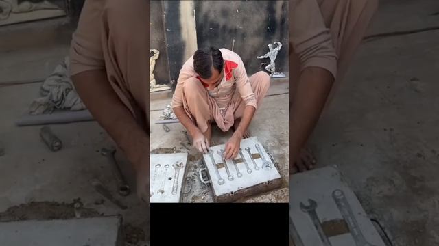 Как отливают гаечные ключи.