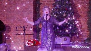 Поет Софья Ковалева "В заветный час под новый год"