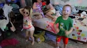 У меня есть друг сестрёнка 2))