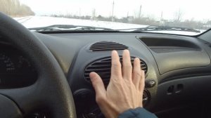 Не греет печка на холостых, журчание под панелью. Из за чего и как устранить.